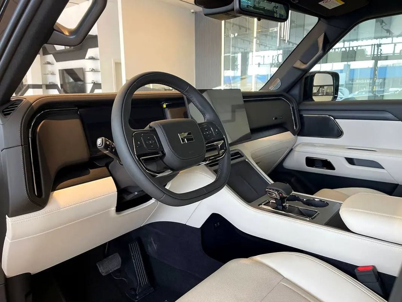 ROX 01 VIP / 6 SEATS / / KM / LONG RANGE / WARRANTY AND SERVICE CONTRACT 5 YEARS EVS