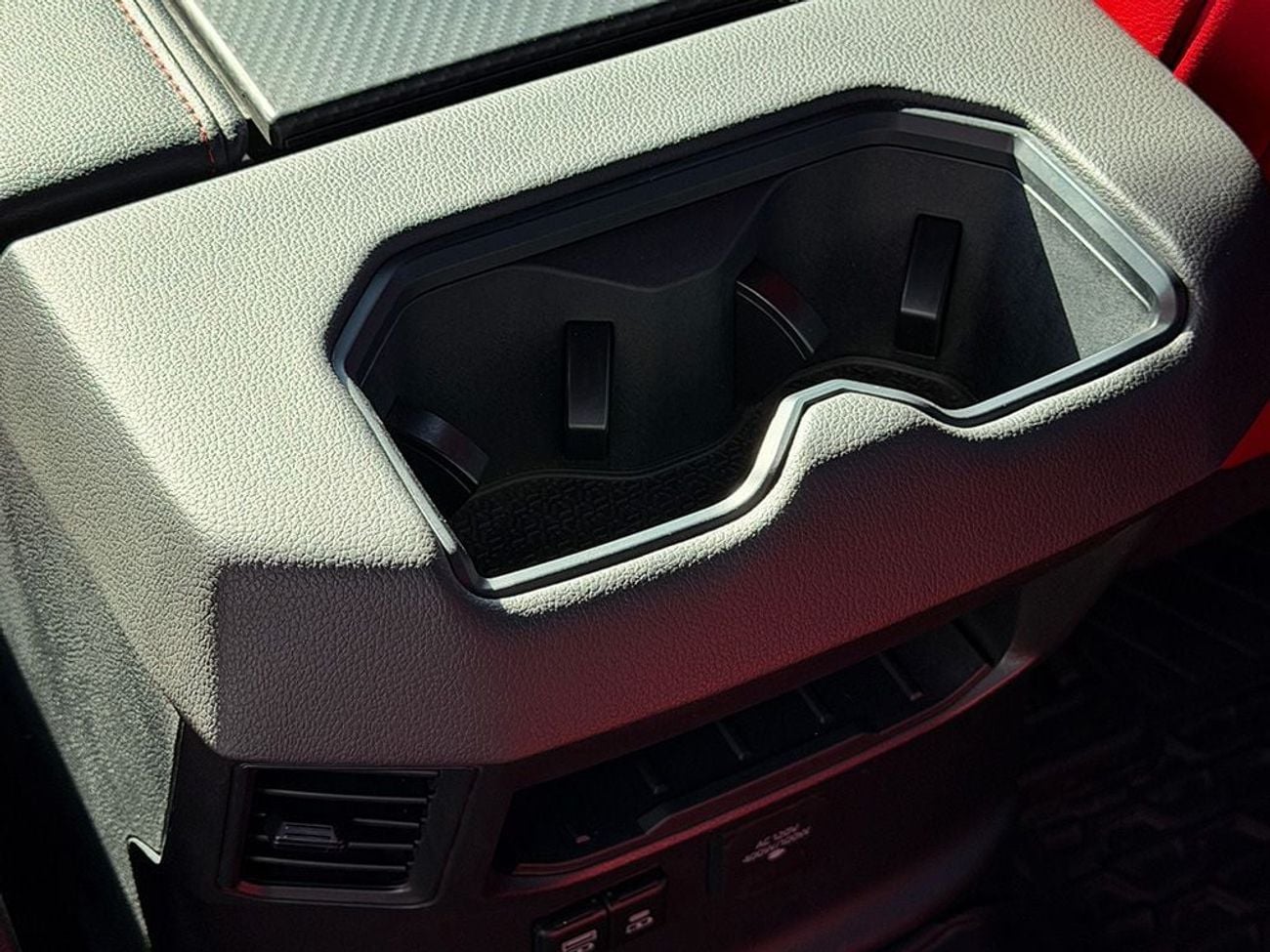 تويوتا تاندرا PICK-UP in RIGHT HAND DRIVE