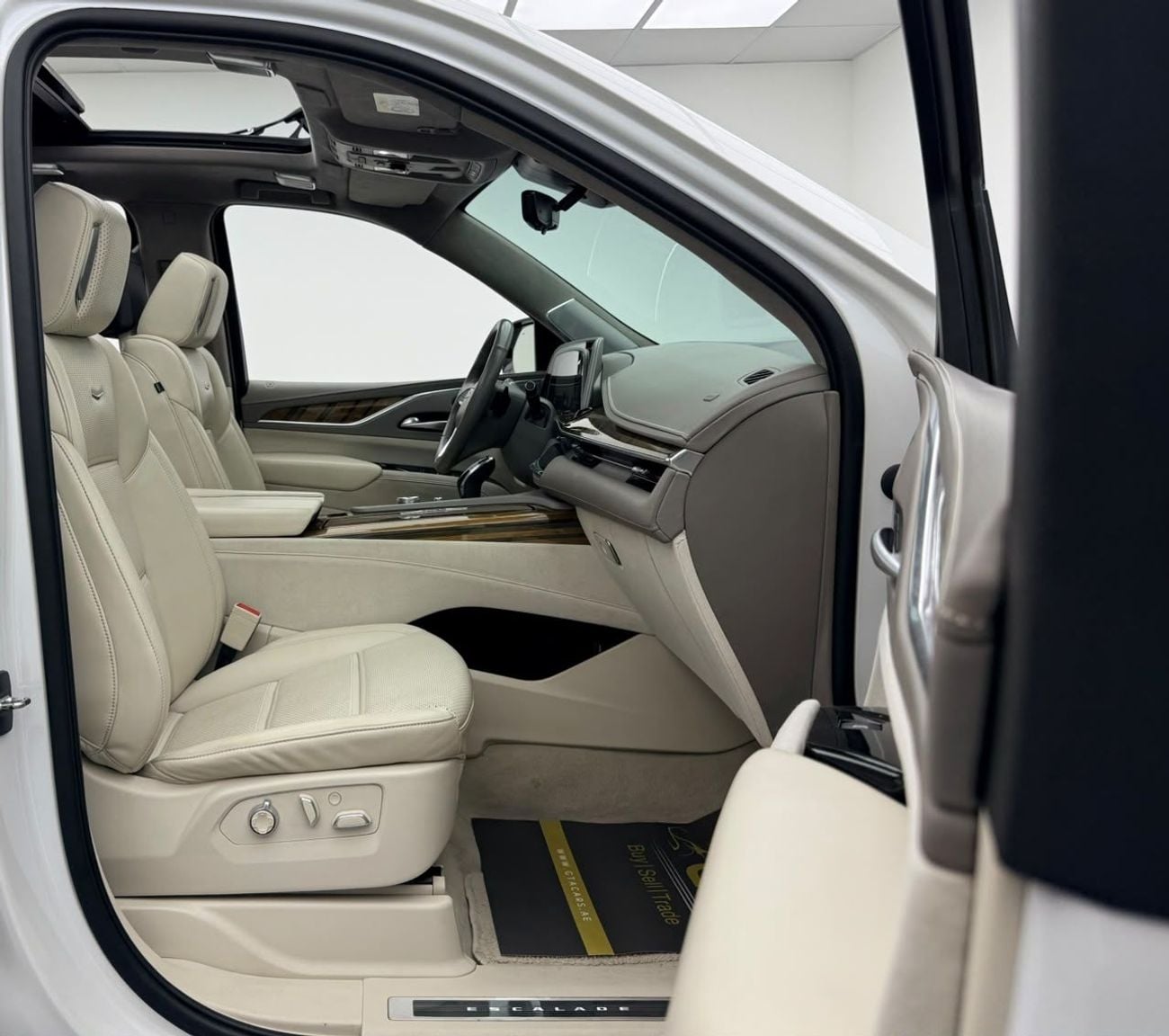 Cadillac Escalade SPORT PLATINUM 2022 Cadillac Escalade Sport Platinum, Agency Warranty+Full Service History, GCC Specs.