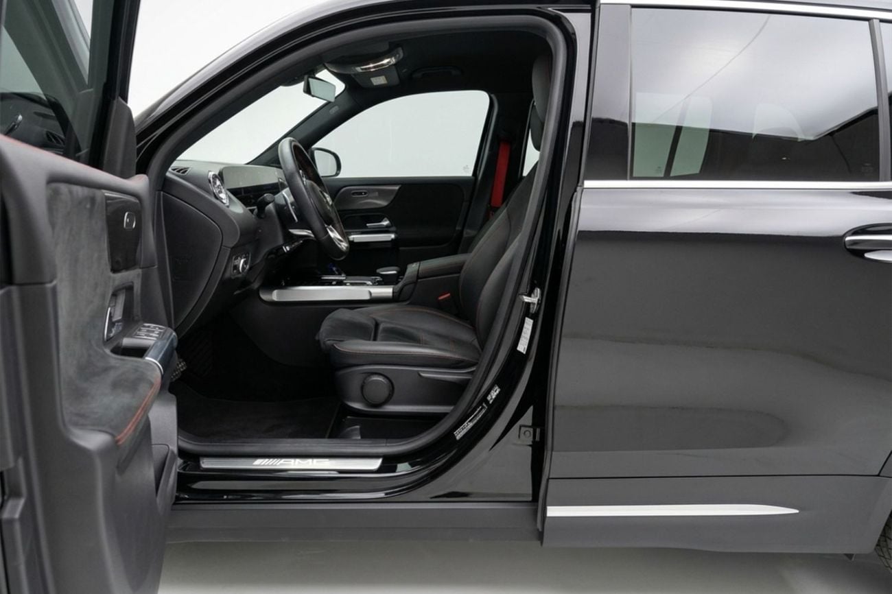 مرسيدس بنز GLB 35 AMG 4MATIC 2023 | تطعيمات داخلية من ألياف الكربون | 2,546 درهم إماراتي شهرياً