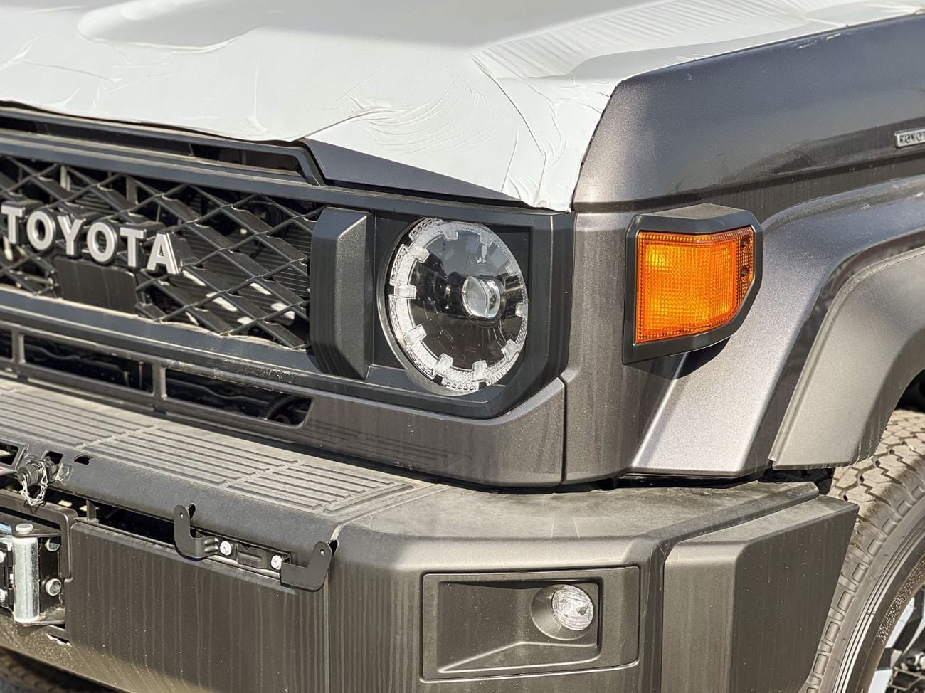 تويوتا لاند كروزر 70 EXPORT ONLY - Toyota LC76 2.8L 4WD FULL OPTION