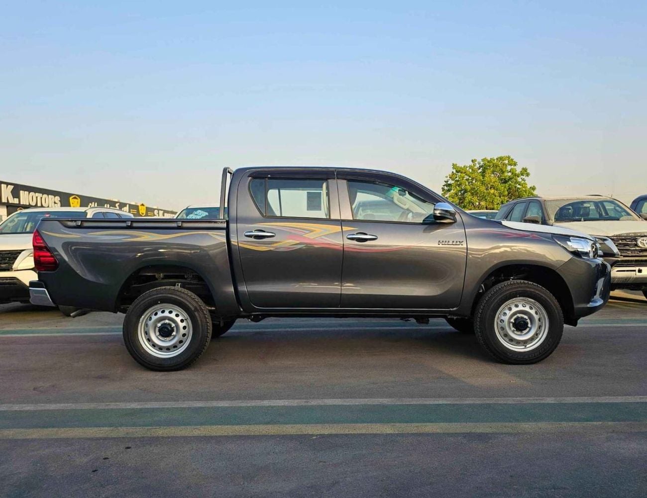 Toyota Hilux TOYOTA HILUX BASIC NARROW BODY || DOUBLE CABIN | 2.4L DIESEL A/T 4WD | PWR WINDOWS (CODE # HDA) GRAY