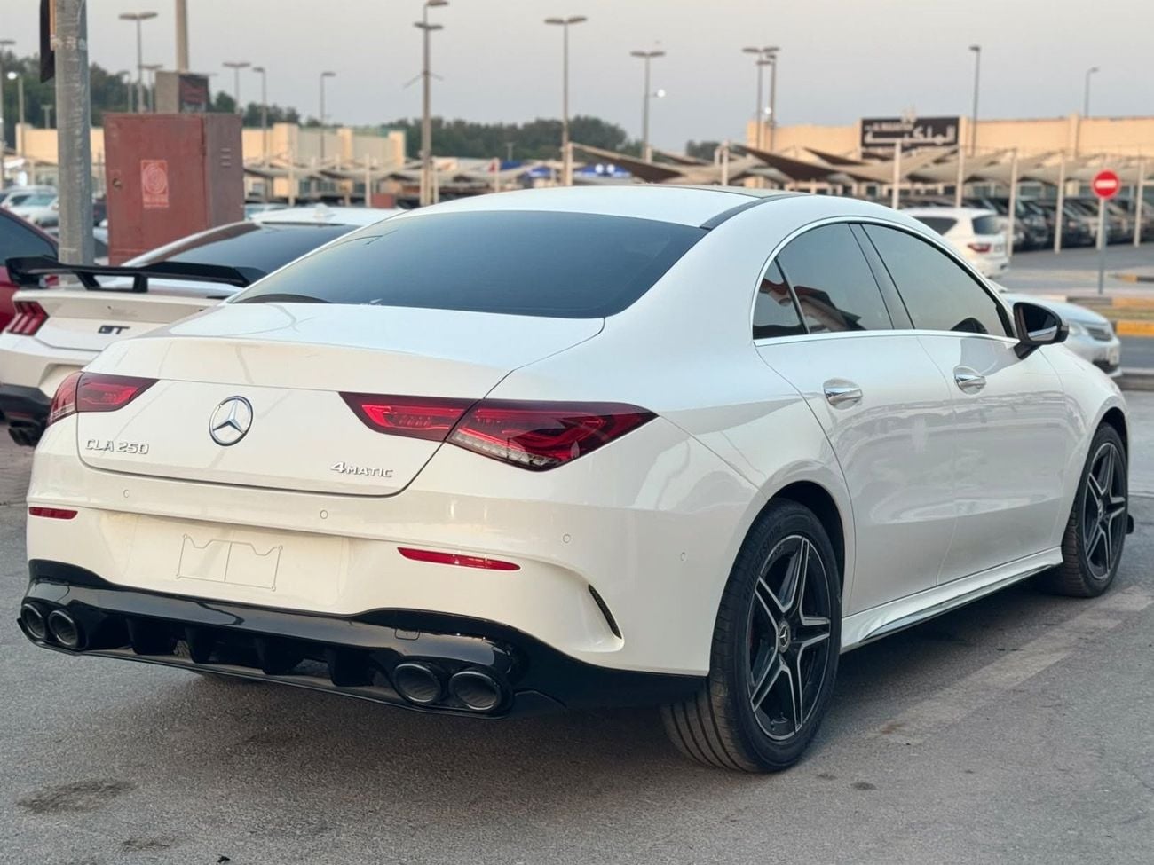 Mercedes Benz CLA250 PREMIUM
