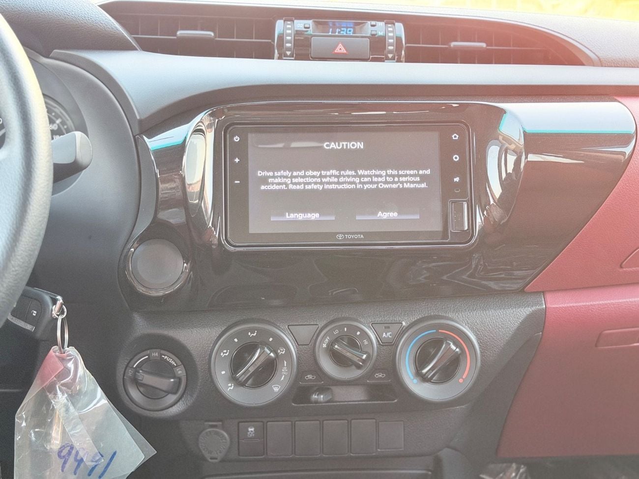 Toyota Hilux DLX TOYOTA HILUX (GUN125) 2.4L Pick-up 4WD 4 Doors