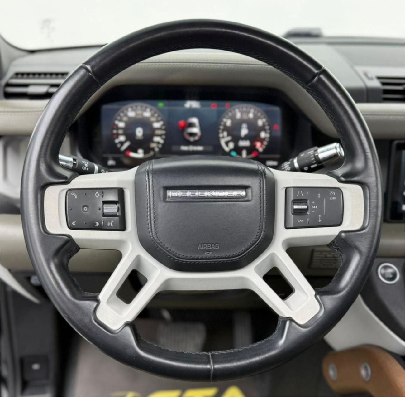 لاند روفر ديفندر 90 HSE P400