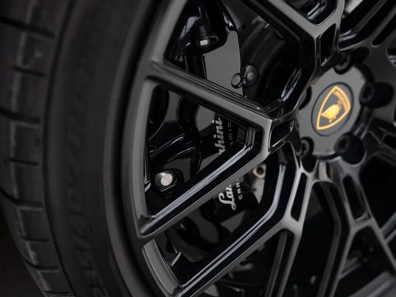 Lamborghini Huracan TECNICA Sterrato | Japanese Specs | NOVITEC exhaust.