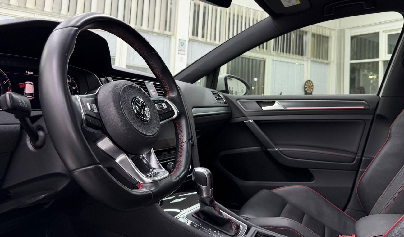 Volkswagen Golf GTI GCC .. FSH .. Top Range .. Full Options .. Perfect Condition