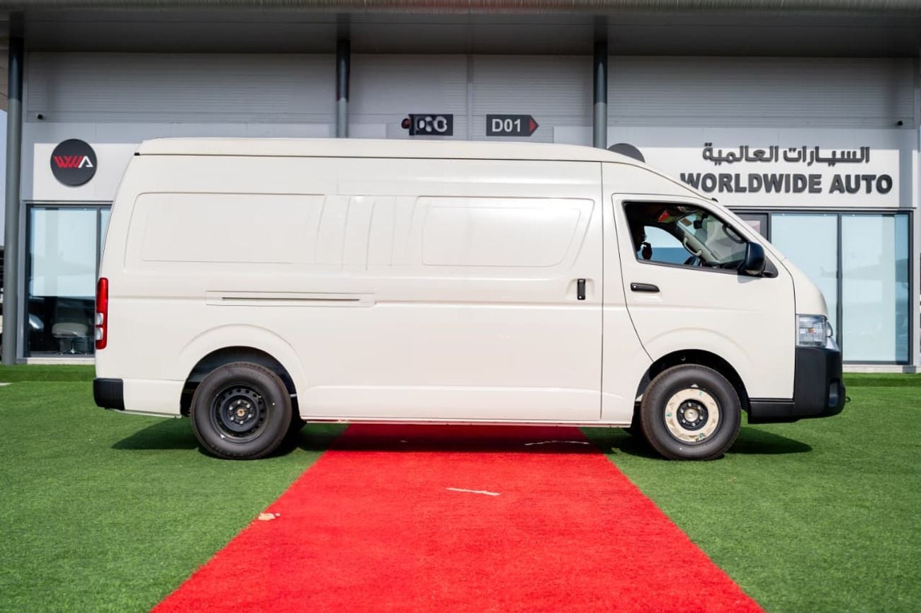 Toyota Hiace PETROL 2.7 HIGHROOF CARGO MANUAL TRANSMISSION
