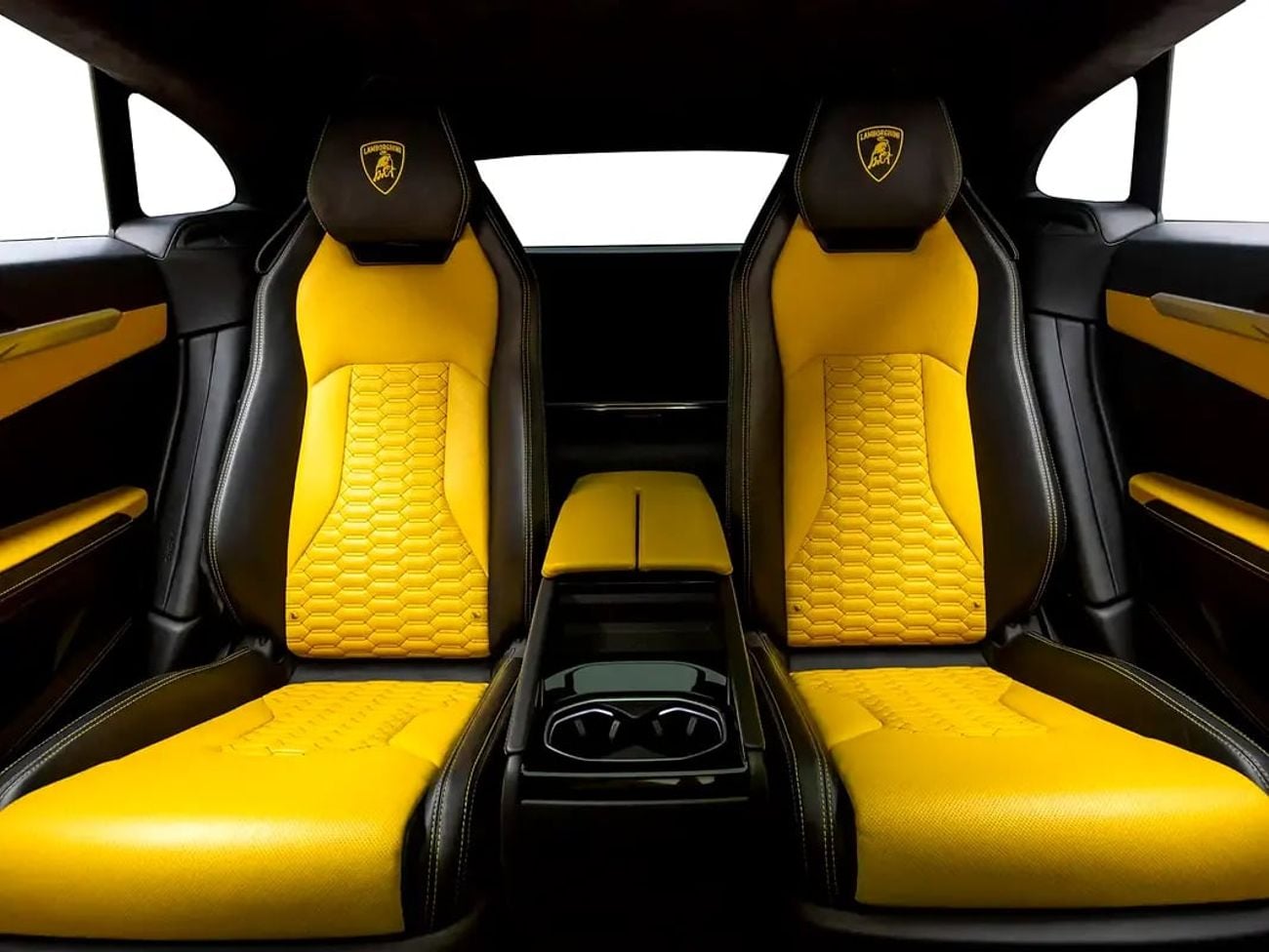 Lamborghini Urus STANDARD GCC Spec | Low Mileage