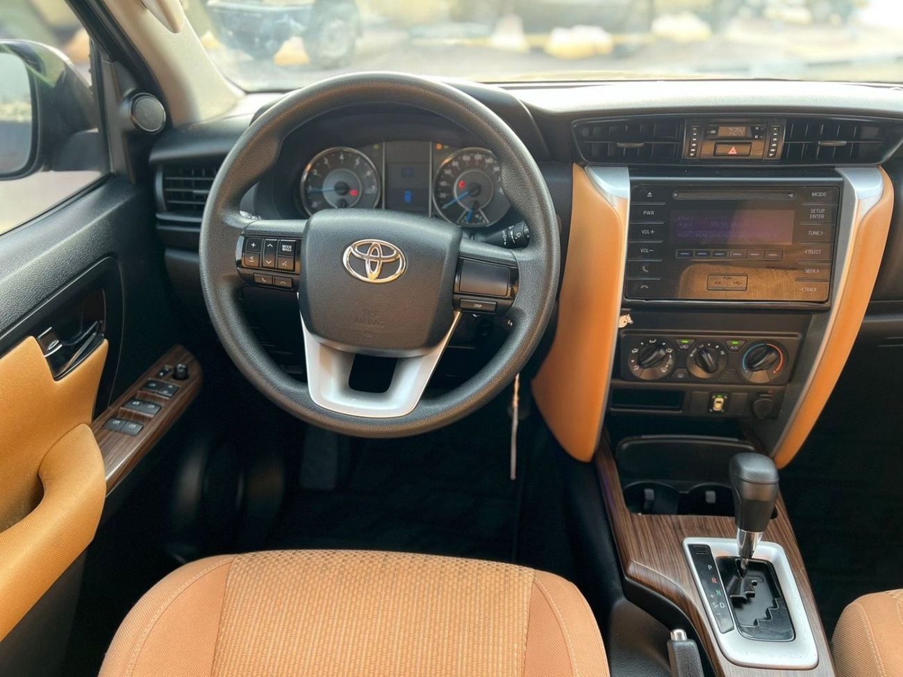 Toyota Fortuner EXR 2016 Toyota Fortuner EXR 2.7L V4 - AWD 4x4 - Rear Sensor -