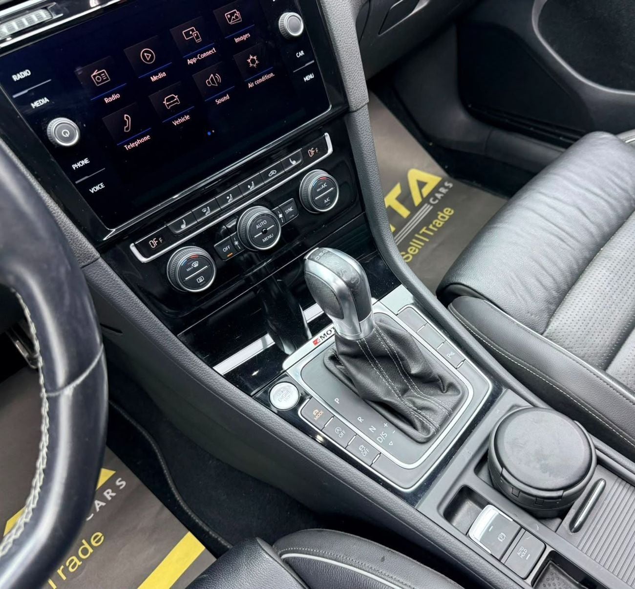Volkswagen Golf R 2018 Volkswagen Golf, Full Service History, Fully Loaded, Excellent Condition, GCC