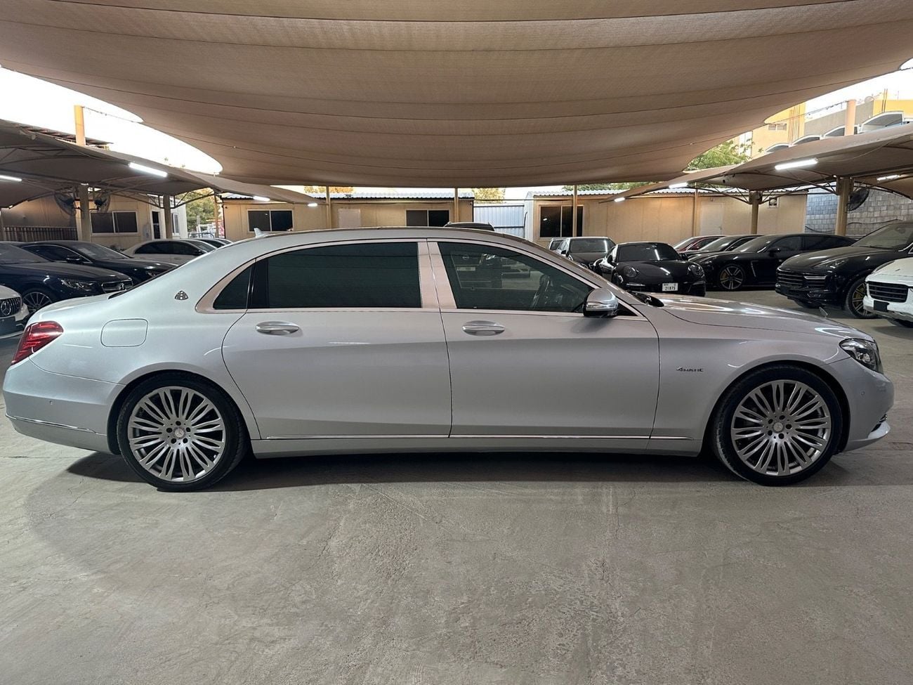 Mercedes Maybach S500 Maybach MERCEDES MAYBACH S-CLASS 2016 | 6 BUTTONS | REAR SEAT COMFORT PACKAGE | LOW MILEAGE!