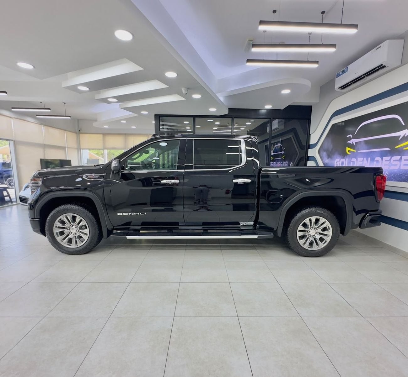جي أم سي سييرا 1500 DENALI ULTIMATE جي إم سي سييرا دينالي