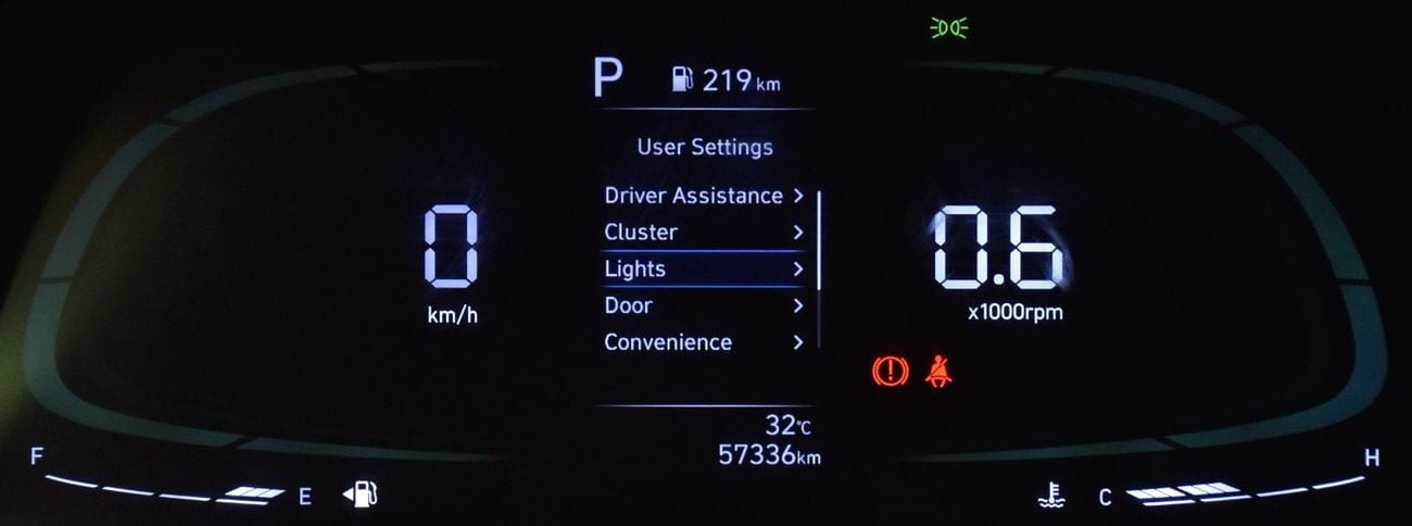 Hyundai Elantra COMFORT EXCELLENT DEAL for our Hyundai Elantra ( 2024 Model ) in Blue Color Chinese Specs