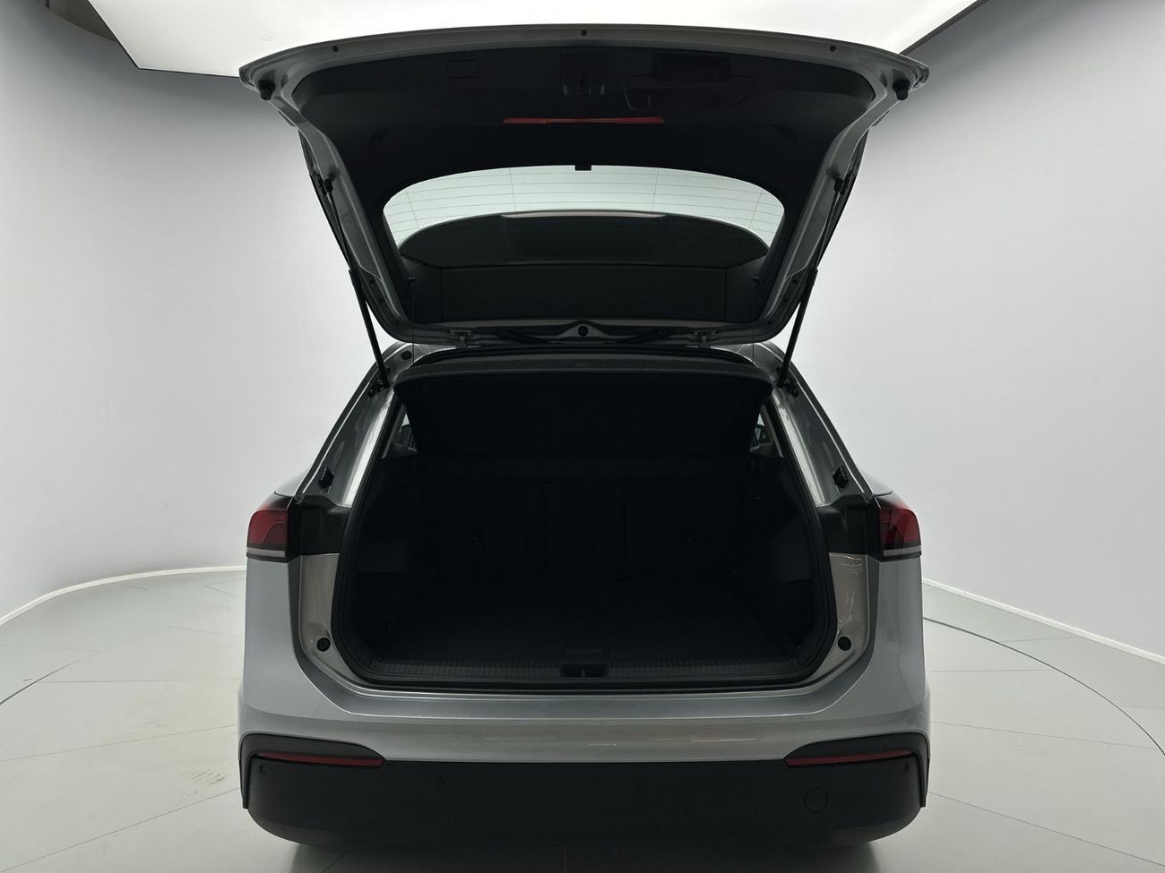 فولكس واجن تيجوان LIFE with Camera | 21,100 AED SAVINGS from New Car | All-New Generation Design | VW Certified