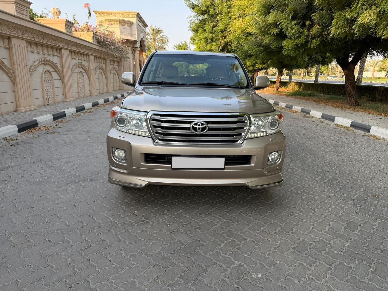 تويوتا لاند كروزر VXR