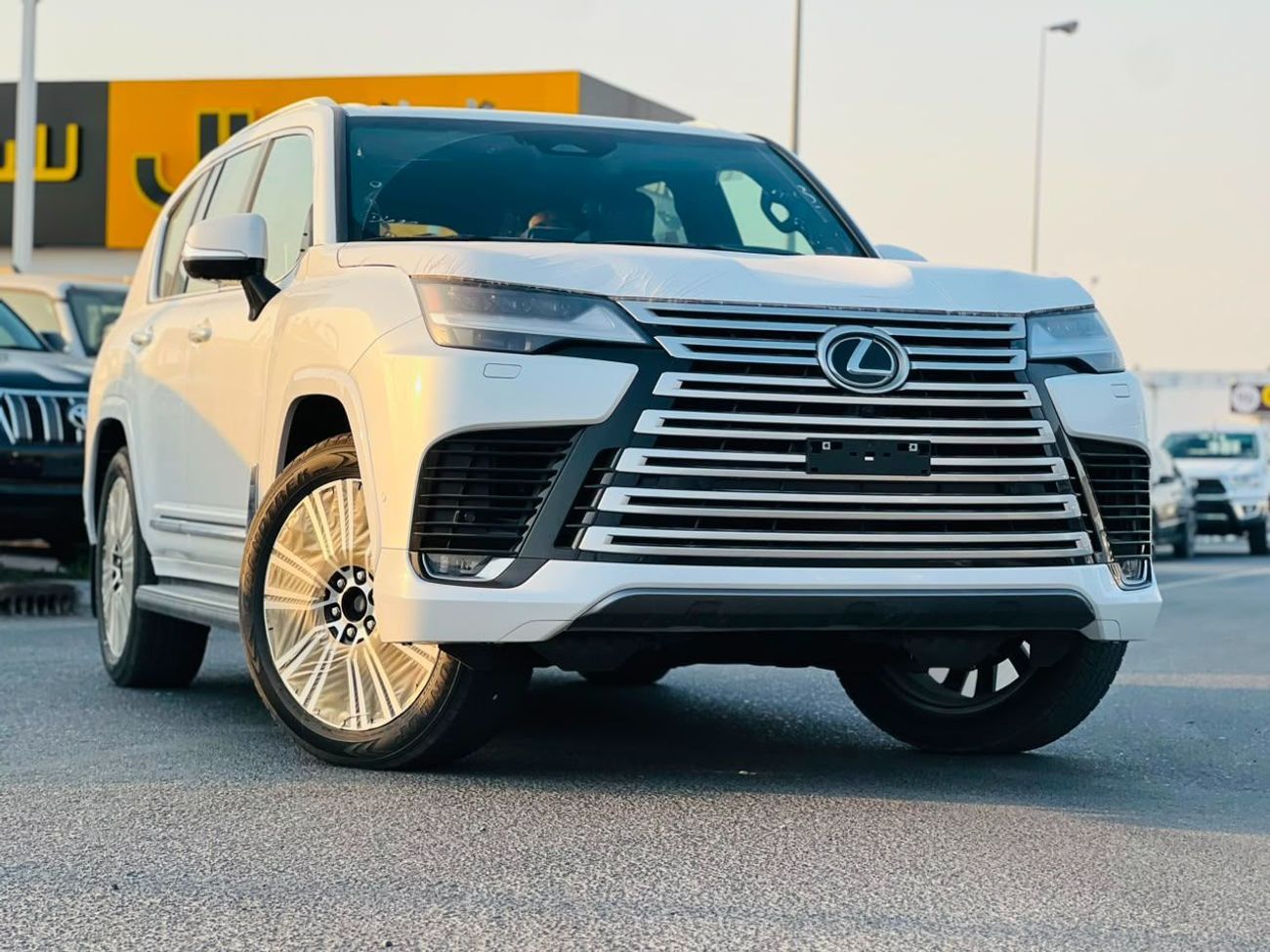 Lexus LX700h SIGNATURE WHITE INSIDE RED