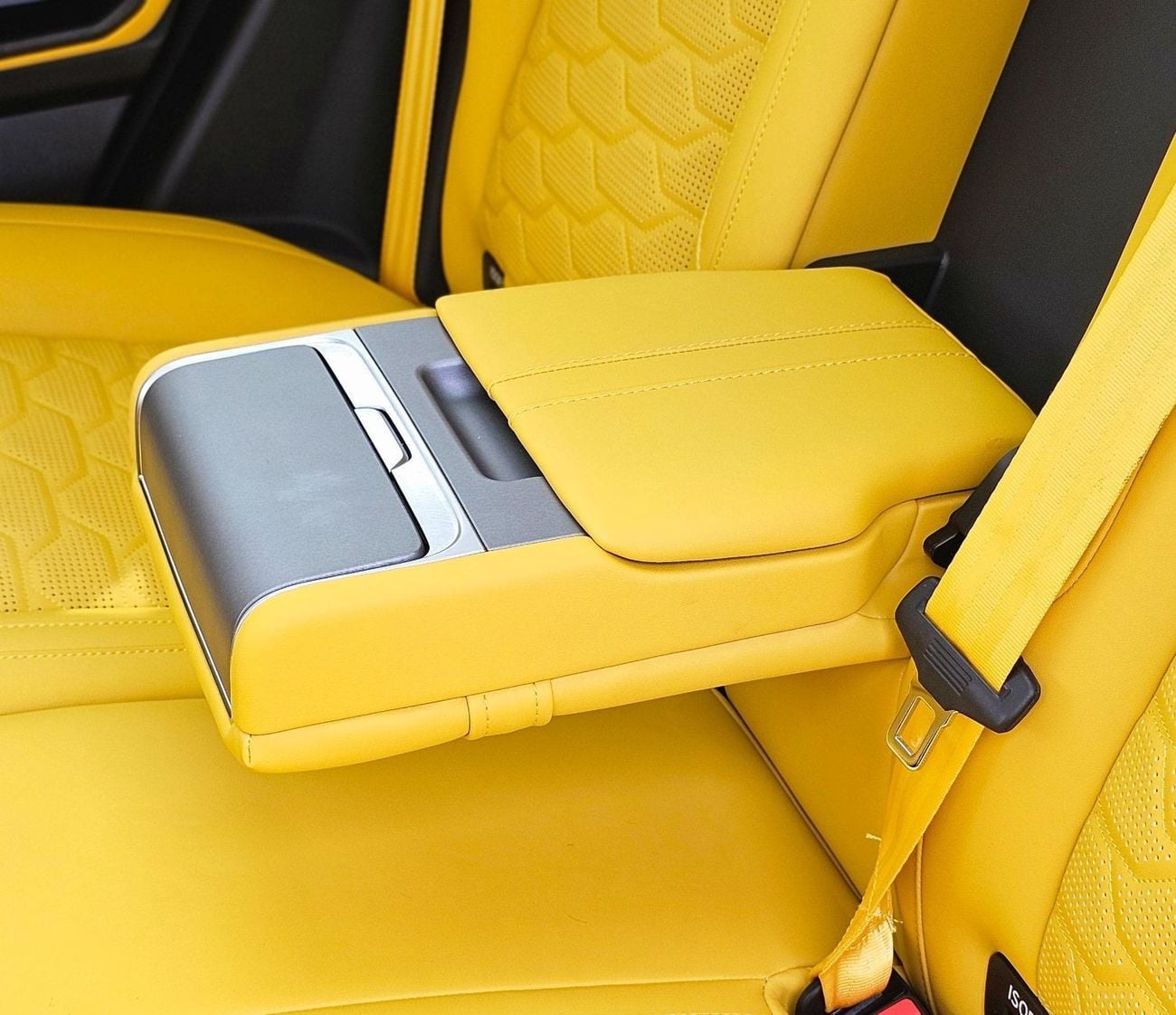Jetour T2 LUX JetourT2 2.0T 2025 MODEL CUSTOMIZED YELLOW INTERIOR INTERIOR LIGHTS 8SPEED 4WD AT
