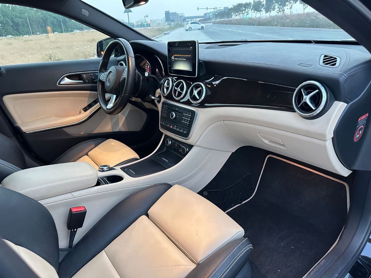 Mercedes Benz GLA250 STANDARD STD