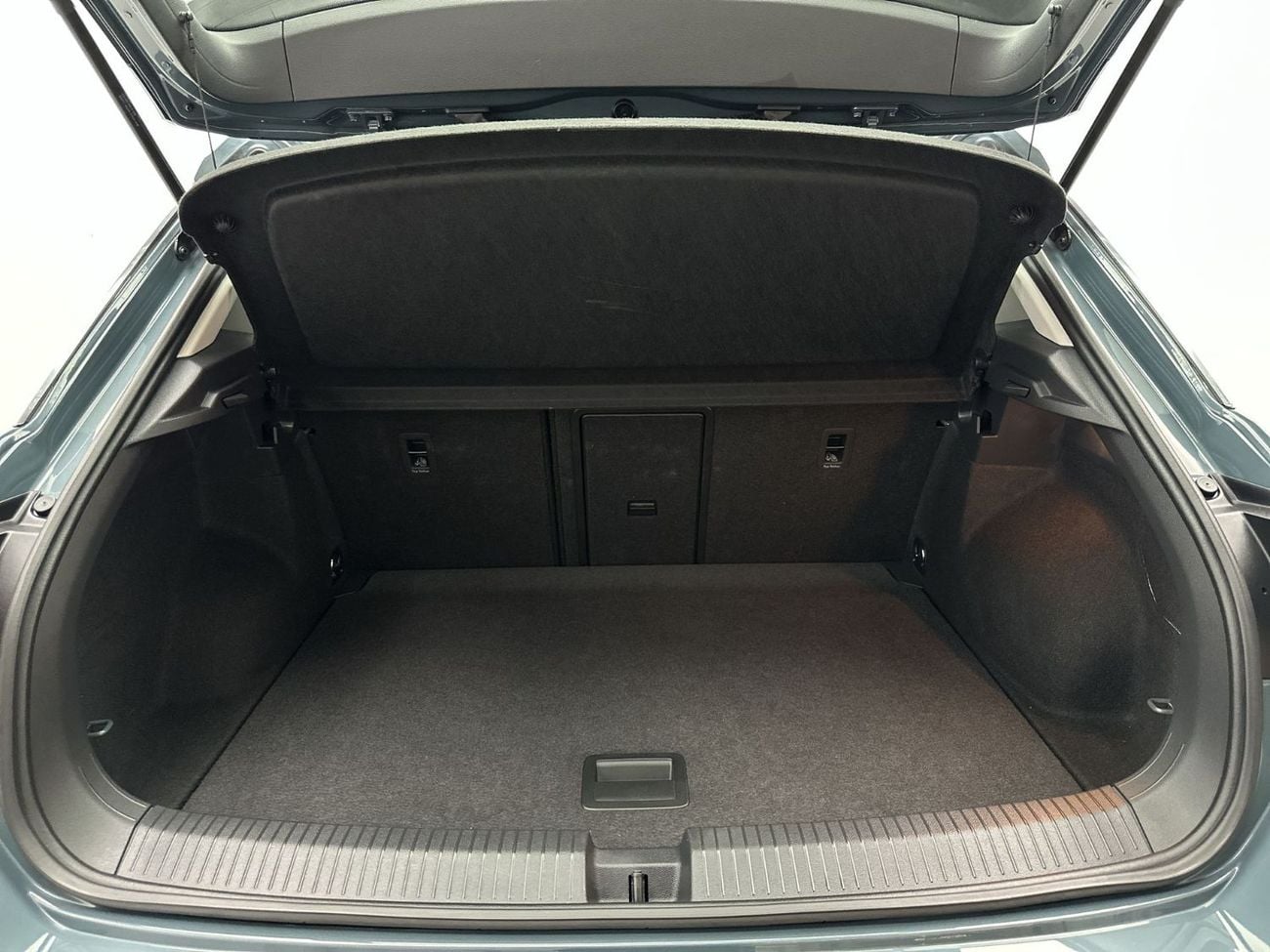Volkswagen T-ROC LIFE T-Roc Life 1.4L| Digital Cockpit | Touchscreen | Apple CarPlay | Android Auto | Cruise Control | Pre