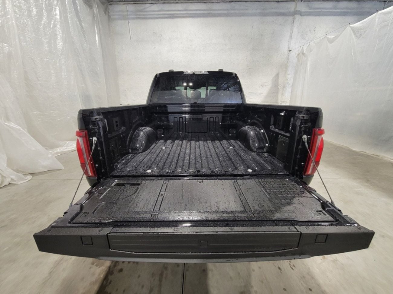 فورد F 150 PLATINUM سيارة جديدة سوبر كرو بمحرك V6 سعة 3.5 لتر