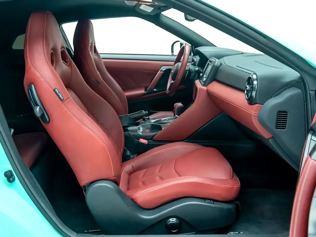 نيسان جي تي ار Coupe | GCC Specs | Full Dealer Service History - No Modifications are done