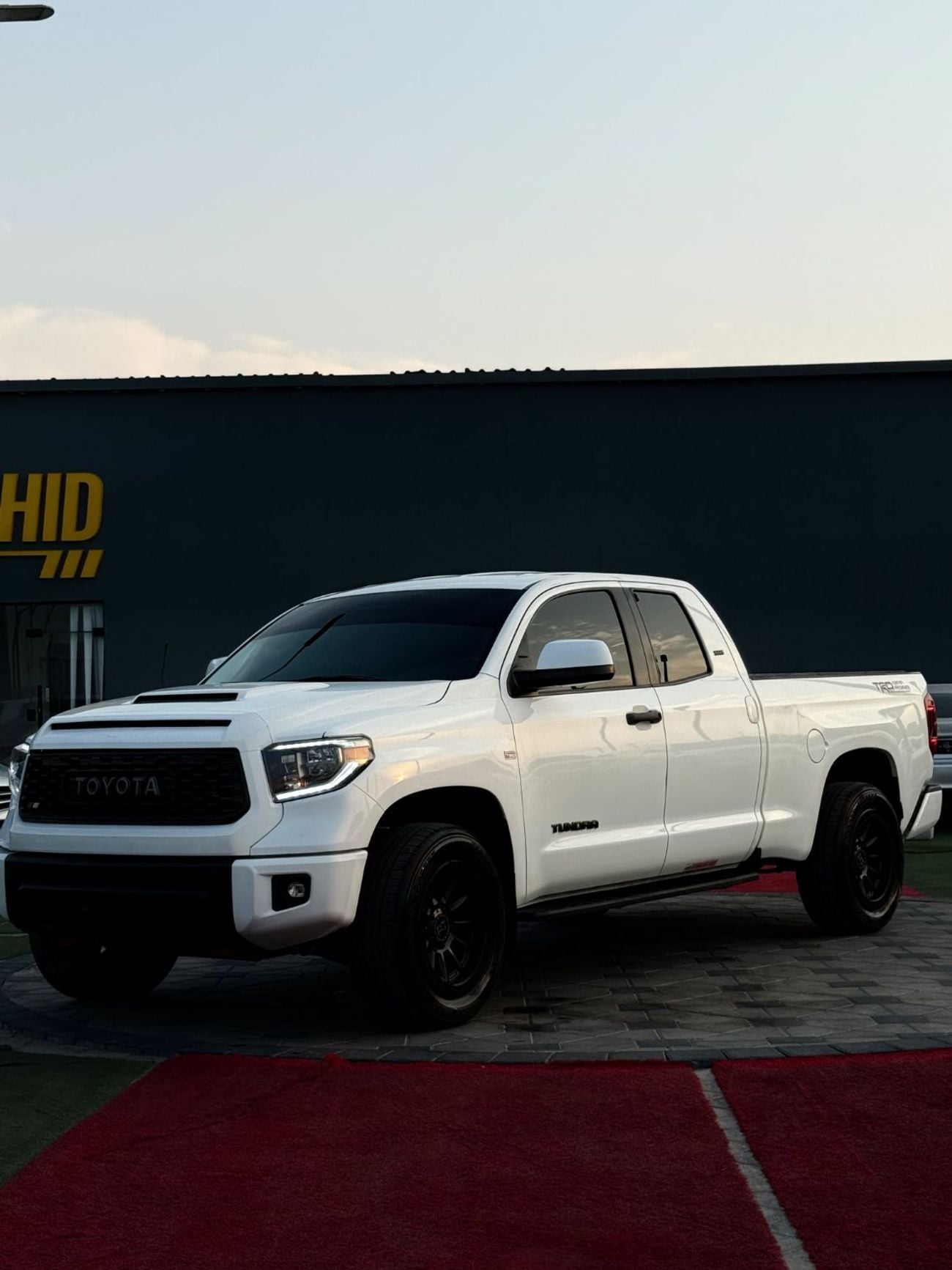 Toyota Tundra STANDARD 49,000