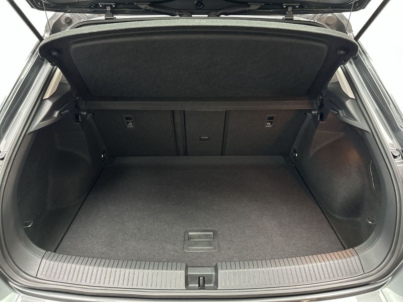 Volkswagen T-ROC LIFE with Camera 1.4L | Adaptive Cruise Control | Multi-color Digital Cockpit | VW Certified