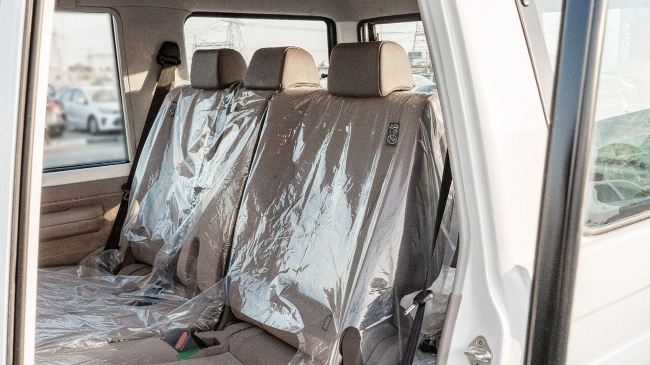 Toyota Land Cruiser 70 LC76 HT VXR Toyota Land Cruiser 4.0L MT Petrol (White-Brown) Basic