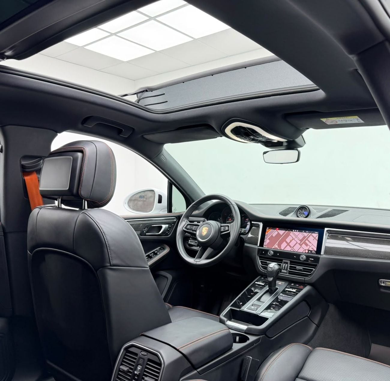 Porsche Macan STANDARD 2023 Porsche Macan, 2027 Porsche Warranty, Full Porsche Service History, Low Km, GCC