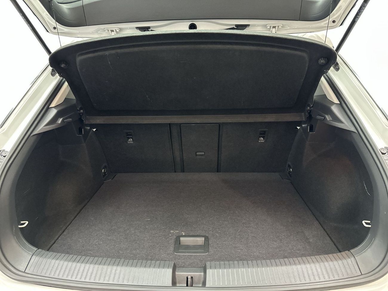 فولكس واجن T ROC LIFE T-Roc Life 1.4L | VW Certified | GCC Specs | Standout Crossover Styling