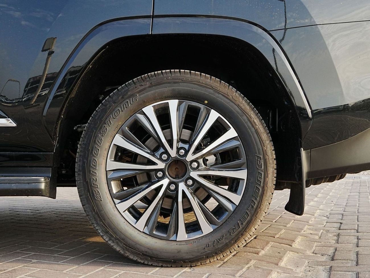 Lexus LX 500