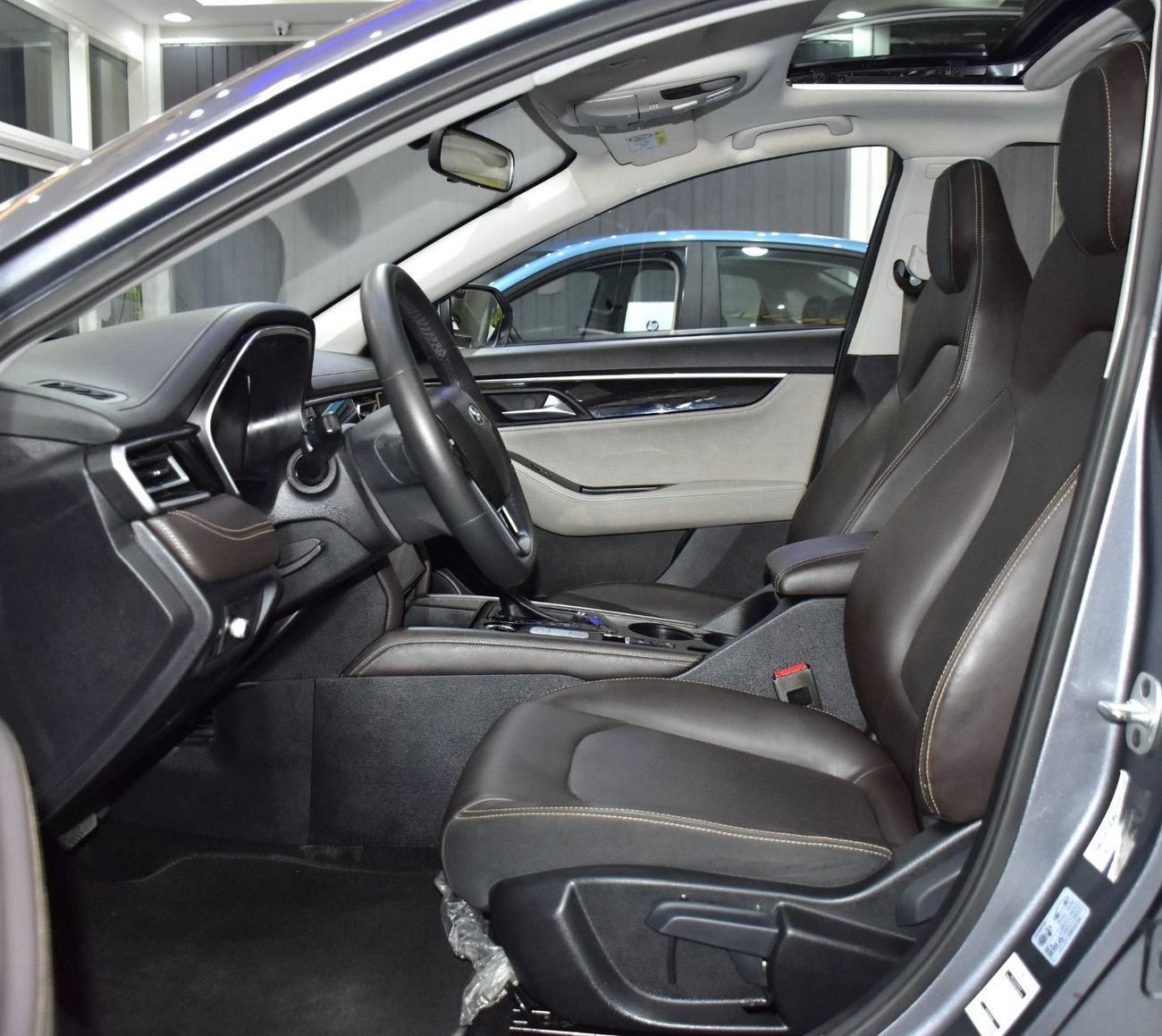 JAC J7 INTELLIGENT EXCELLENT DEAL for our JAC J7 ( 2023 Model ) in Grey Color GCC Specs