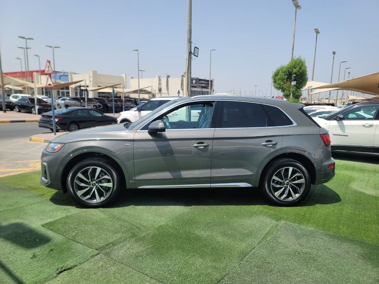 أودي Q5 45 TFSI S-LINE S Line