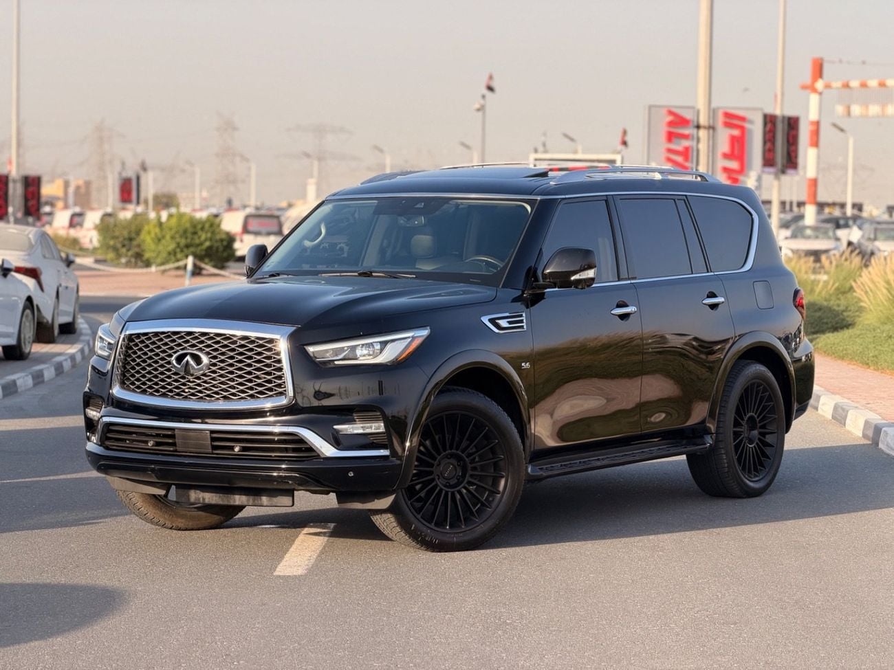 Infiniti QX80 LUXURY 4WD Full option