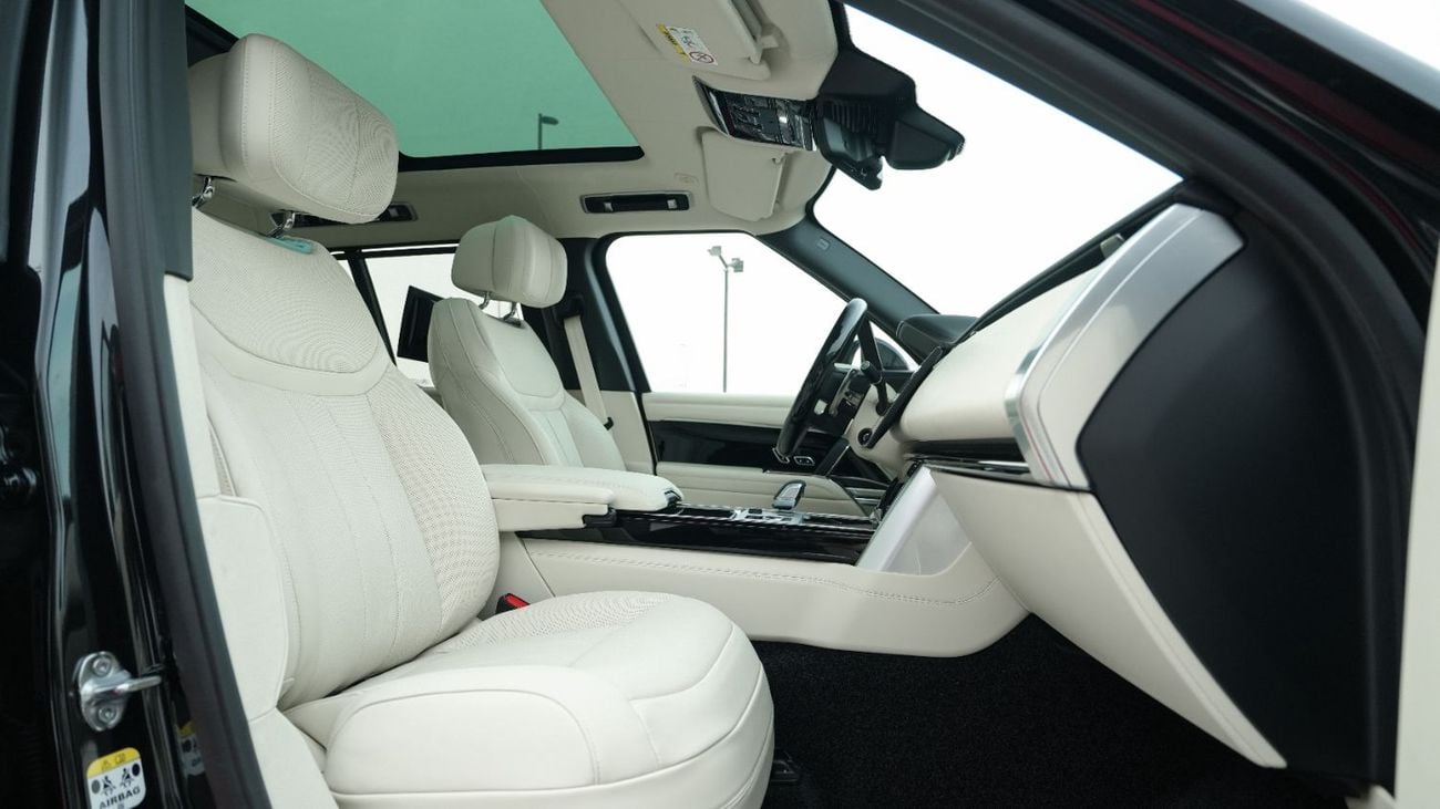 لاند روفر رينج روفر Autobiography P400 With Console Santorini Black- white 2027MY Export Only
