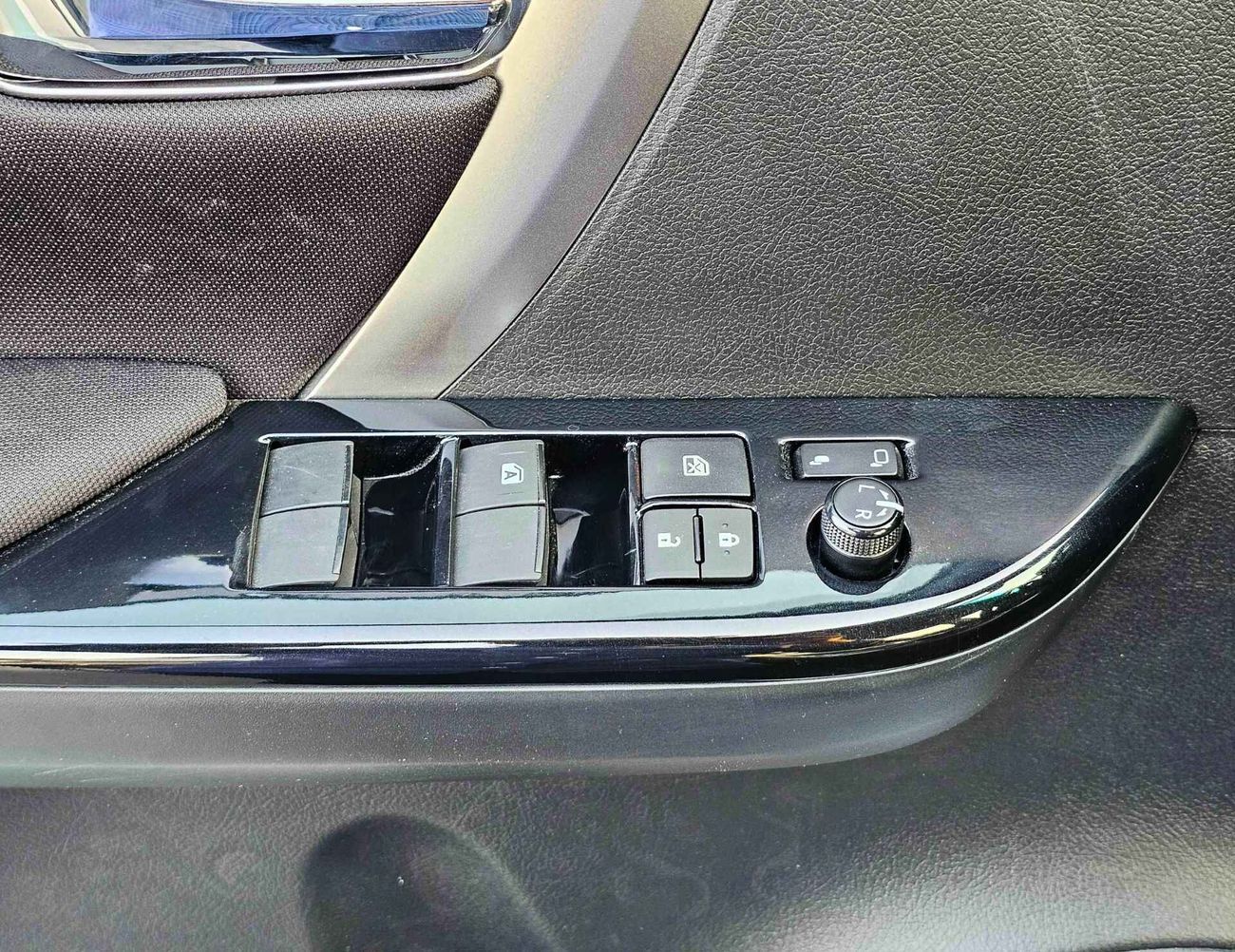 تويوتا فورتونر FORTUNER 4.0L V6 PETROL | DUAL A/C | DIFF LOCK | DVD CAMERA (CODE # F6S)