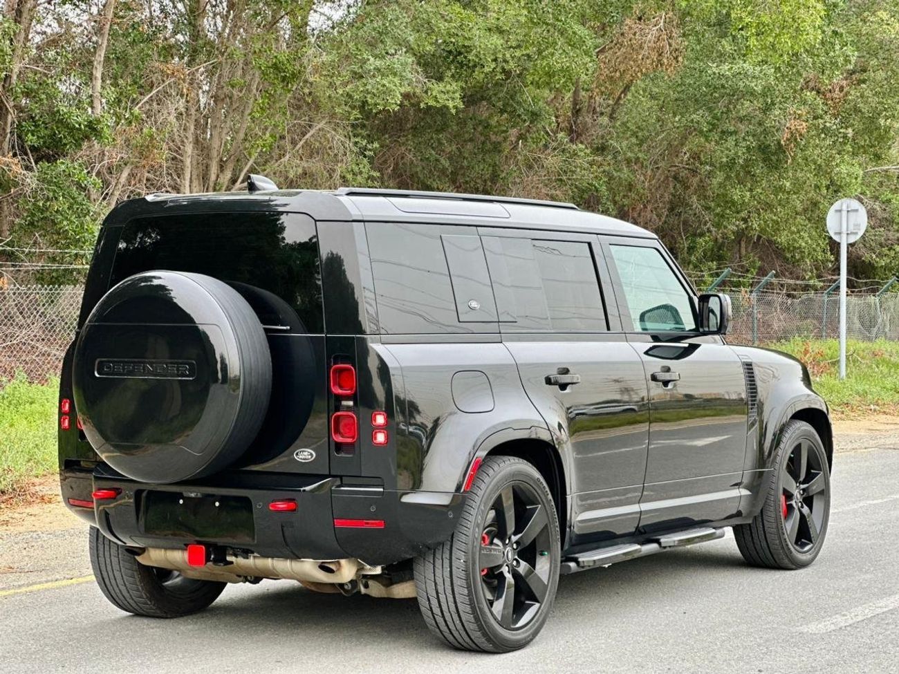 Land Rover Defender 2022