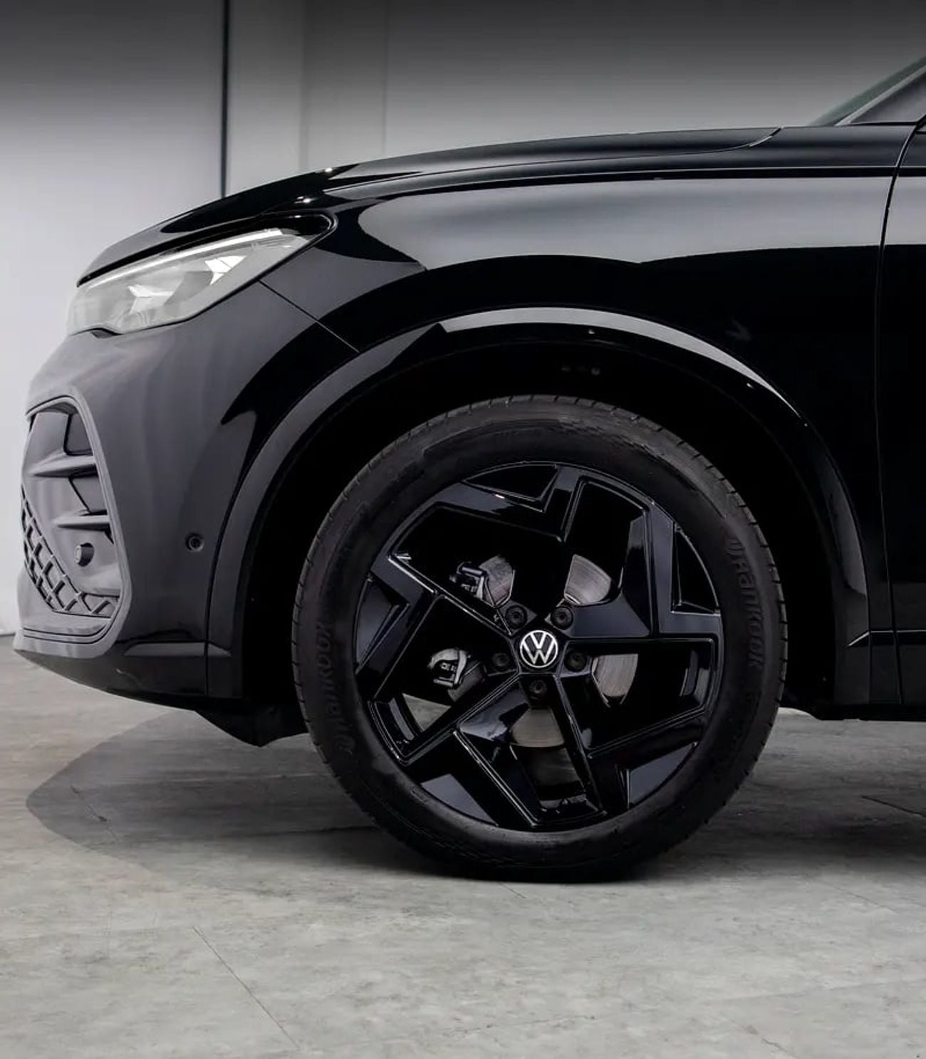 فولكس واجن تيجوان R-LINE VW Warranty and Service Contract• 0% Down Payment Available • GCC