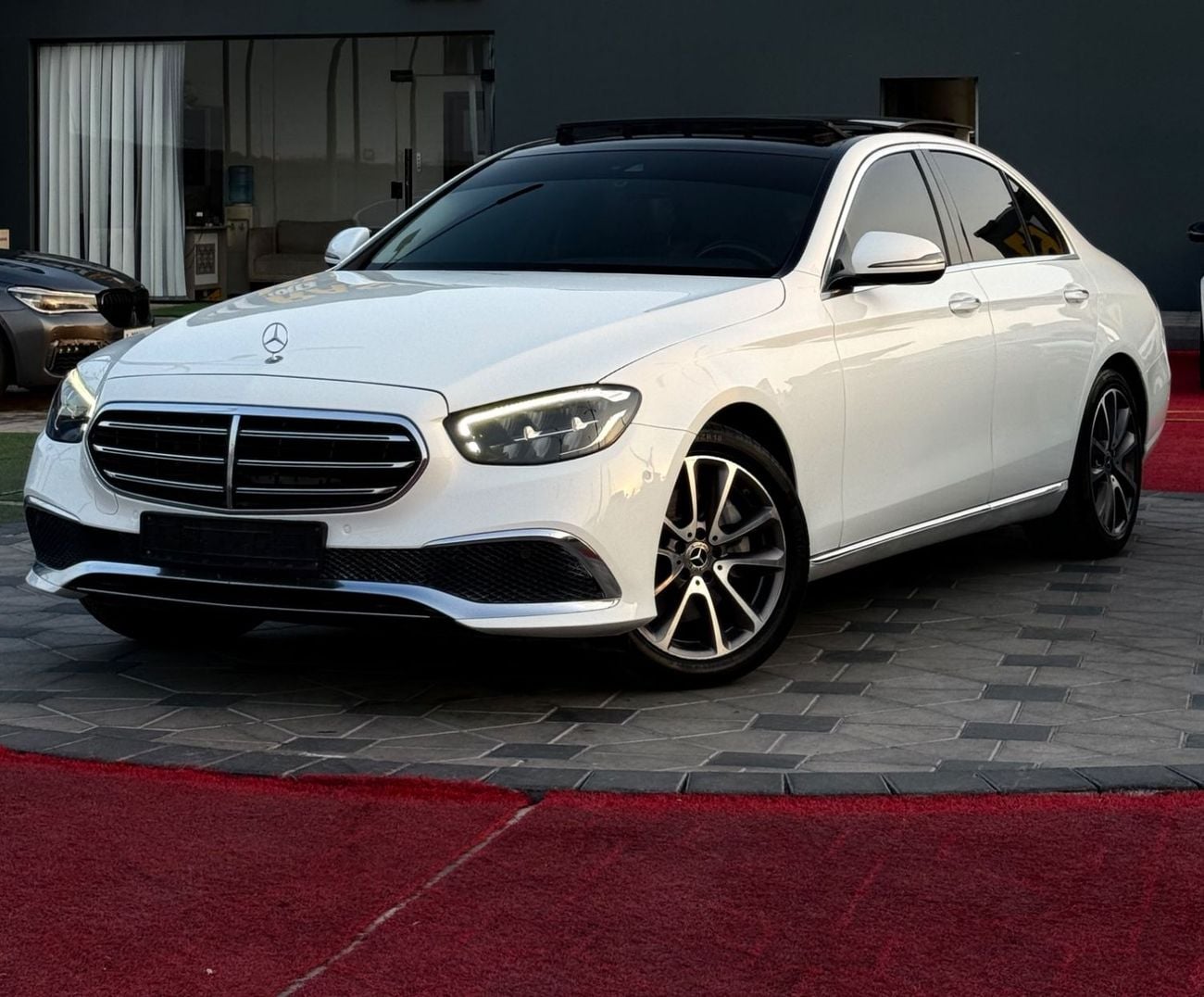 Mercedes Benz E200 PREMIUM
