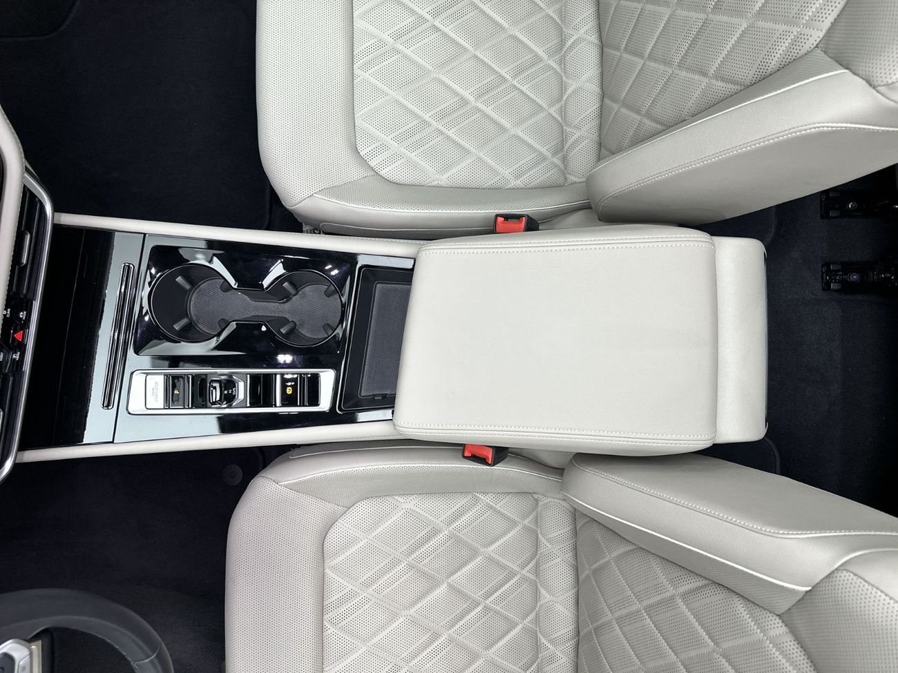Volkswagen Teramont R LINE Teramont R-Line 2.0L | Panoramic Sunroof | 7 Seats | 270 HP | GCC