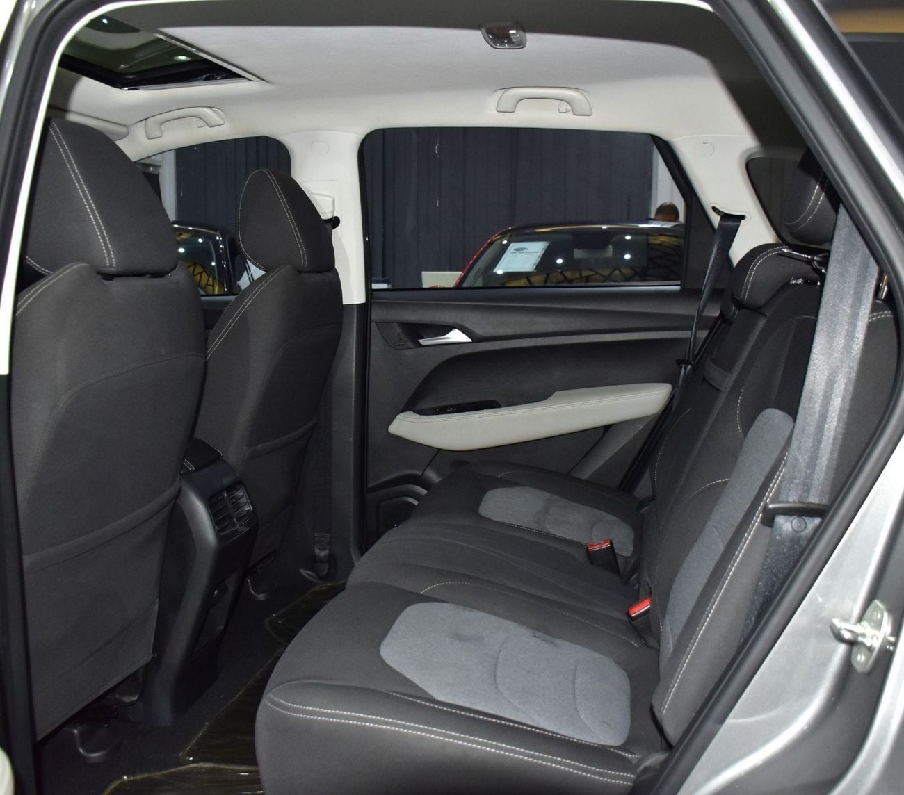 Chevrolet Captiva PREMIER EXCELLENT DEAL for our Chevrolet Captiva (2023 Model) in Grey Color GCC Specs