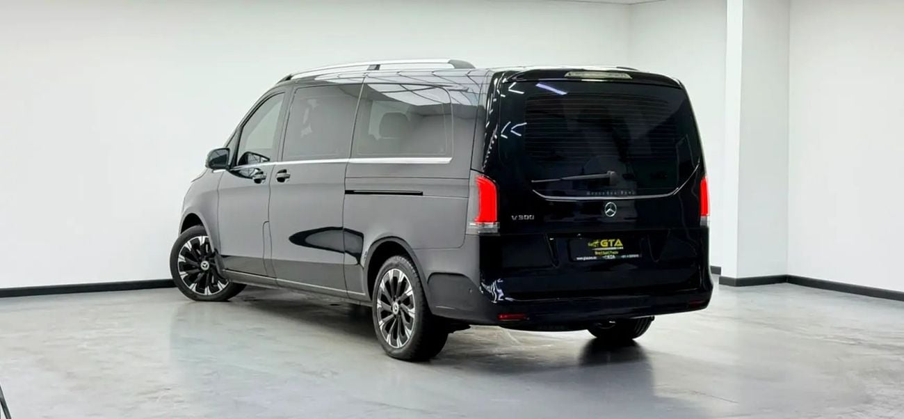 Mercedes Benz V300 V300, Mercedes Warranty + Service Pack, Full MB Service History, Low Km, GCC