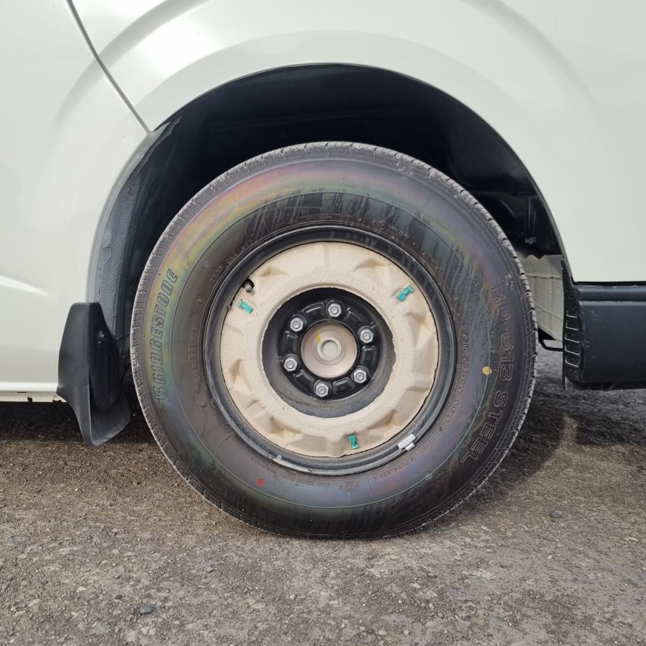 Toyota Hiace STANDARD DSL 2.5L - 4 CYL - MANUAL - DIESEL - REAR WHEEL DRIVER - 13 SEATS - 4 DOOR