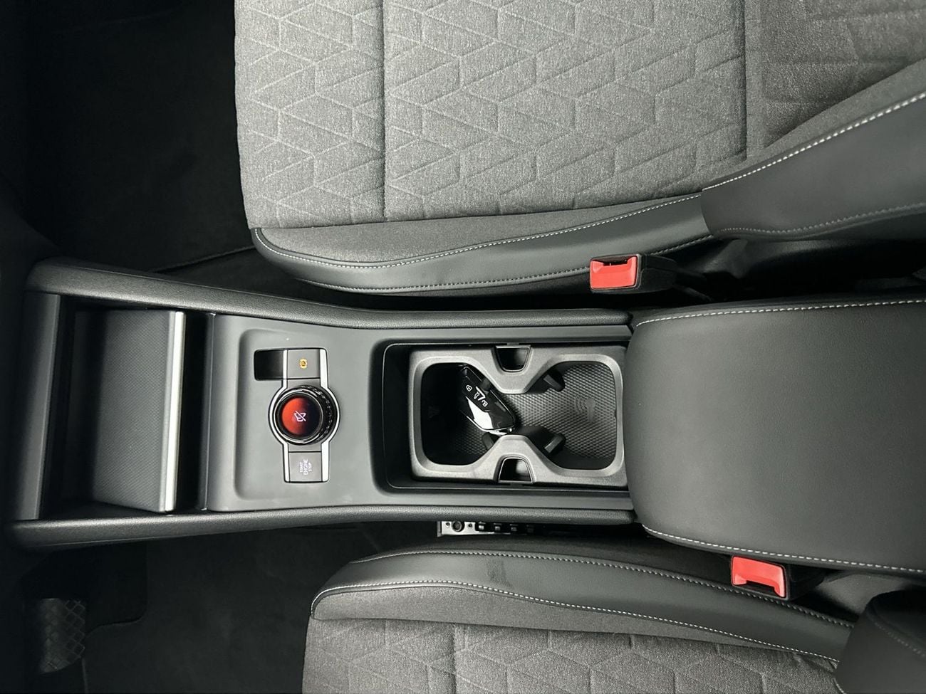 Volkswagen Tiguan LIFE Tiguan Life with Rear View Camera 1.4L | All-New Generation Design | VW Certified | Apple CarPlay