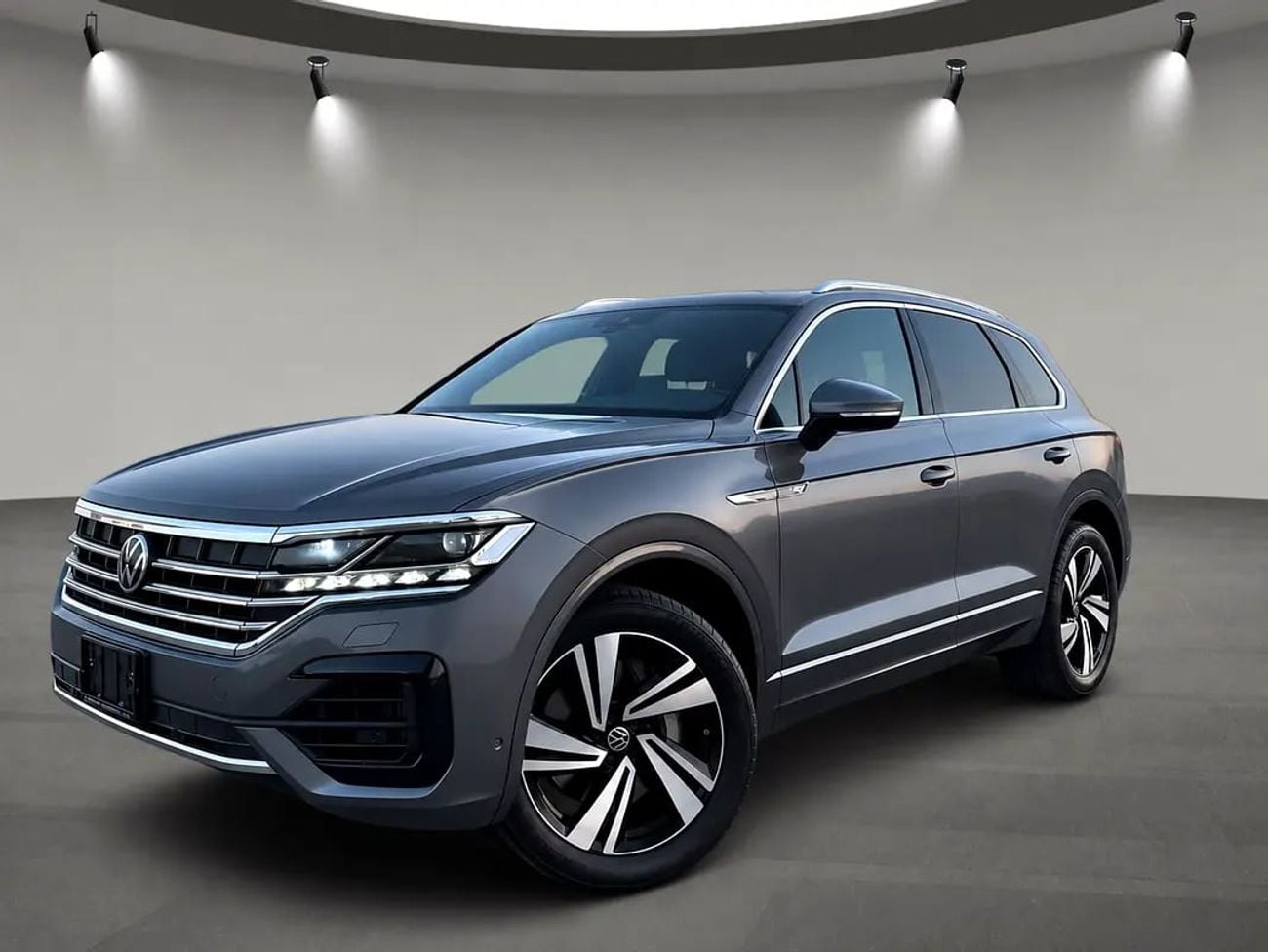 Volkswagen Touareg R-LINE | Full Option | Agency Waranty
