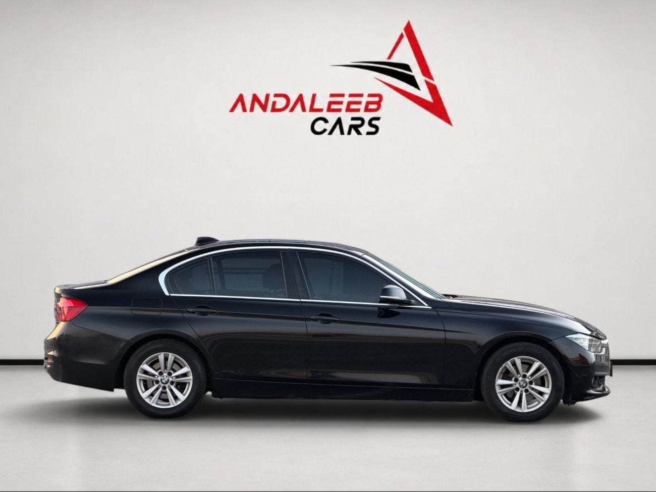 BMW 320i STANDARD BMW 320i | 2.0L TURBO | 184 HP | GCC SPECS | 2017