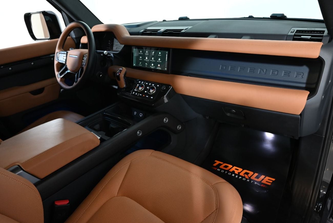 Land Rover Defender 90 SE P400 2024 Land Rover Defender 90 SE P400 X-Dynamic, 2027 Land Rover Warranty and Service Pack