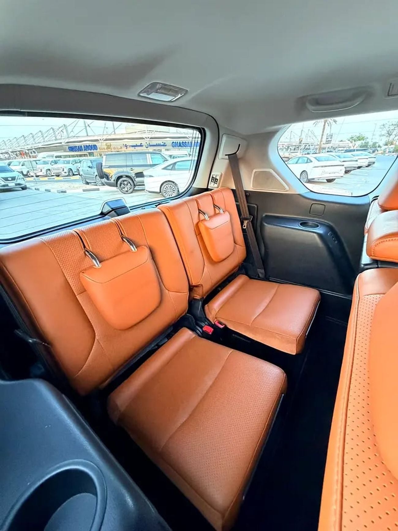 Lexus GX460 PLATINUM GCC Specs single owner