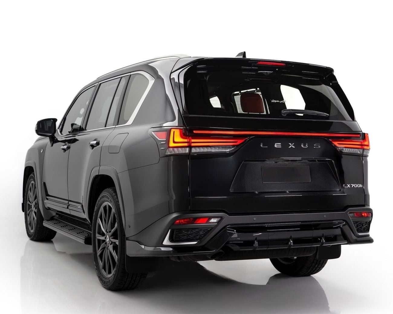 لكزس LX 700h F SPORT أسود/أحمر 2026